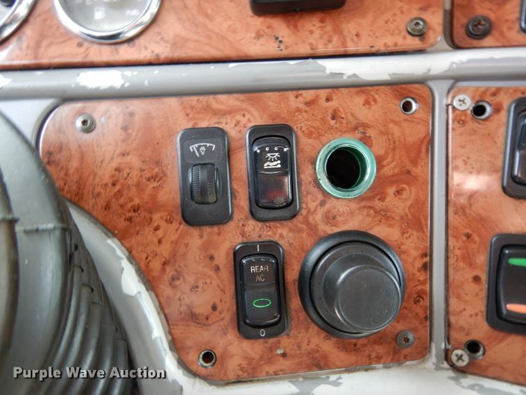 image for item DH2402 2010 Peterbilt 387 semi truck