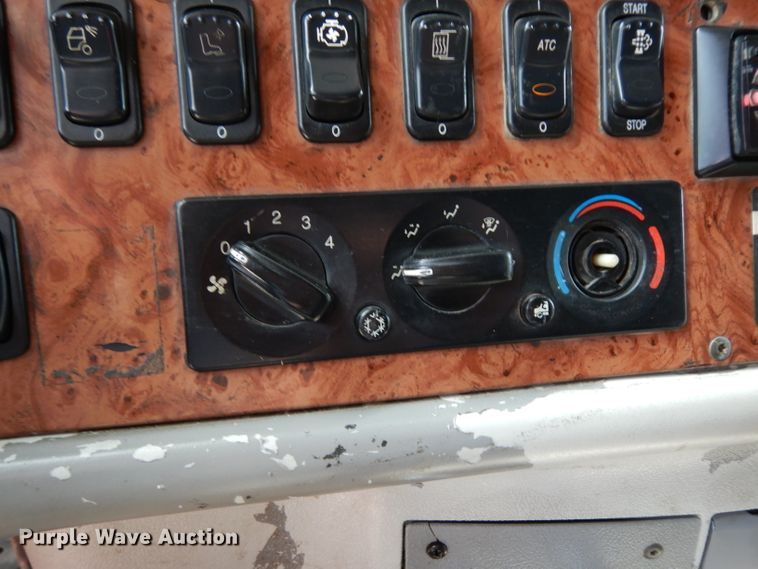 image for item DH2402 2010 Peterbilt 387 semi truck