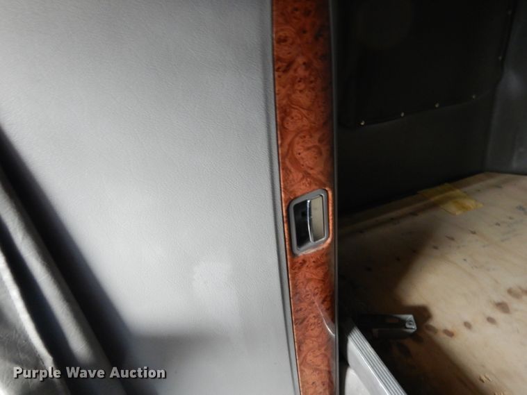 image for item DH2402 2010 Peterbilt 387 semi truck