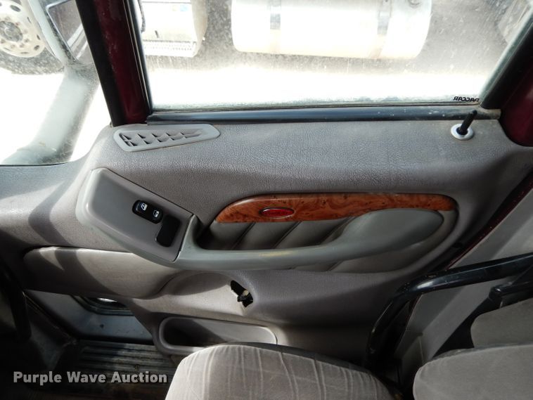 image for item DH2402 2010 Peterbilt 387 semi truck