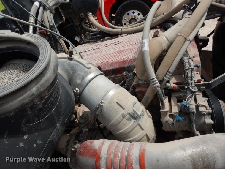 image for item DH2402 2010 Peterbilt 387 semi truck