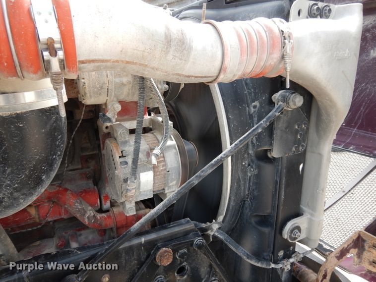 image for item DH2402 2010 Peterbilt 387 semi truck