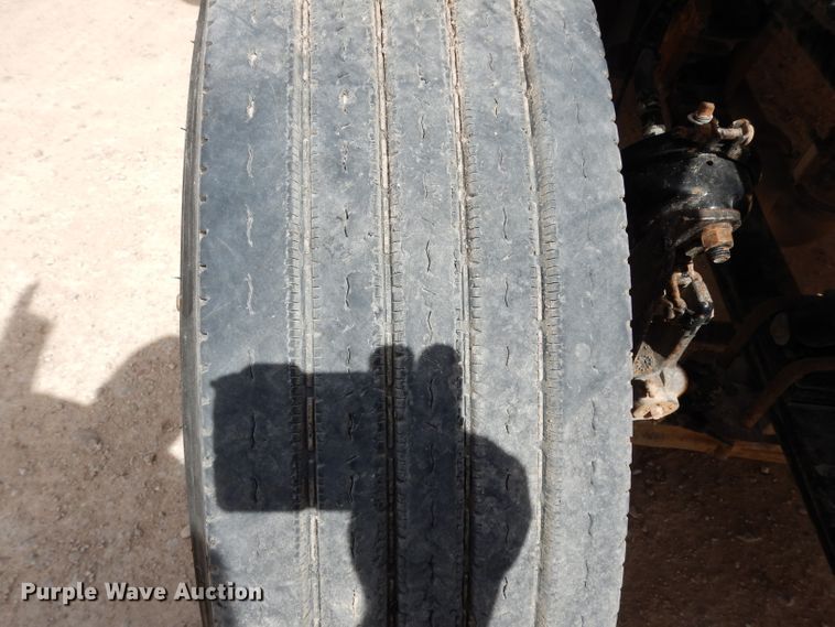 image for item DH2402 2010 Peterbilt 387 semi truck