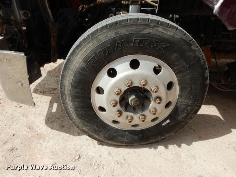 image for item DH2402 2010 Peterbilt 387 semi truck