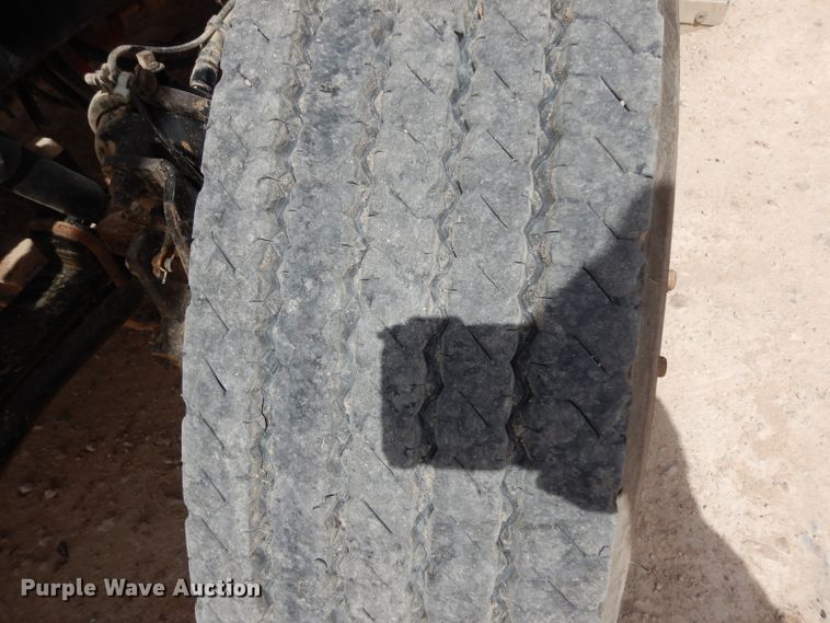 image for item DH2402 2010 Peterbilt 387 semi truck