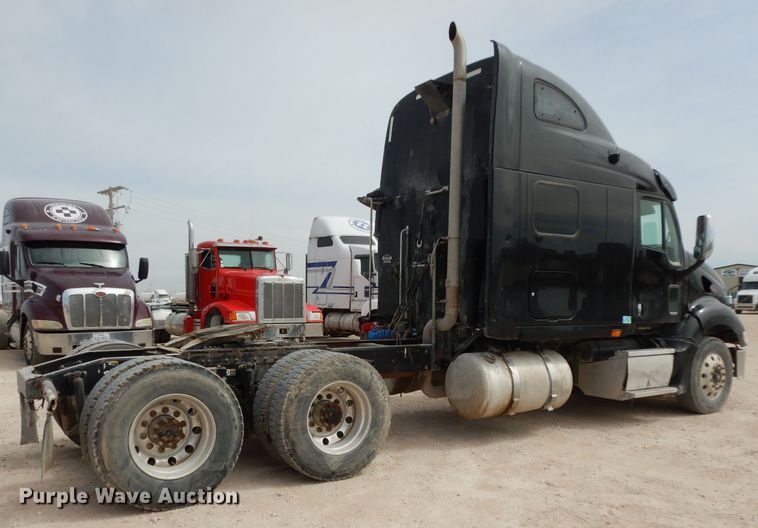 image for item DH2403 2009 Peterbilt 387 semi truck