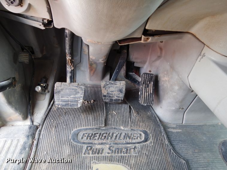 image for item DH2403 2009 Peterbilt 387 semi truck