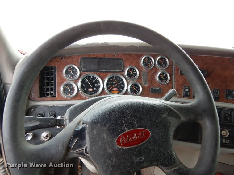 image for item DH2403 2009 Peterbilt 387 semi truck