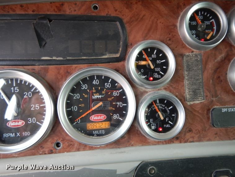 image for item DH2403 2009 Peterbilt 387 semi truck