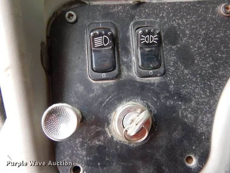 image for item DH2403 2009 Peterbilt 387 semi truck