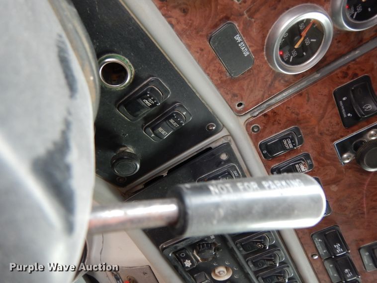 image for item DH2403 2009 Peterbilt 387 semi truck