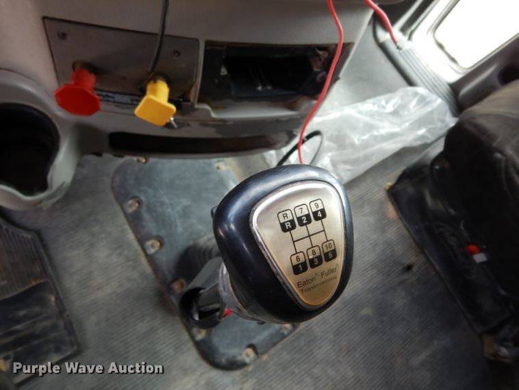 image for item DH2403 2009 Peterbilt 387 semi truck