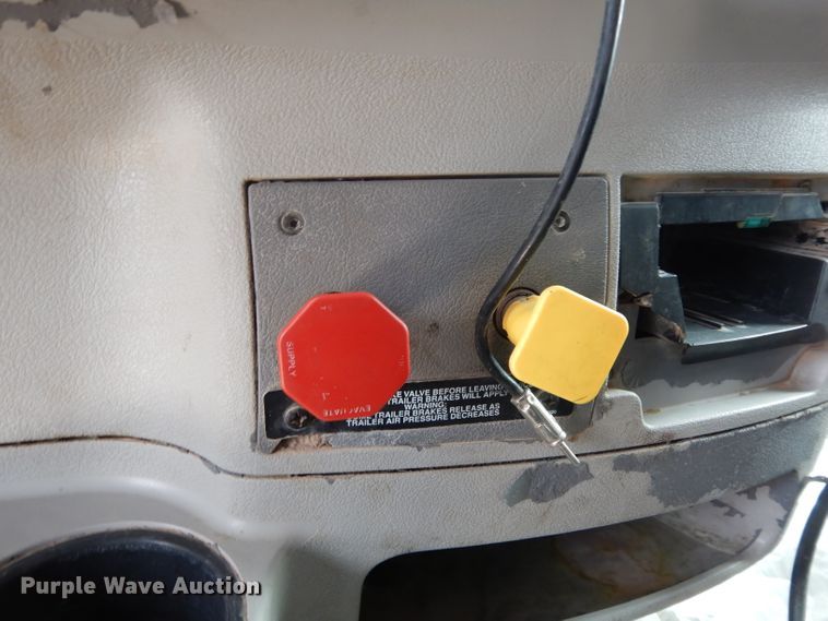 image for item DH2403 2009 Peterbilt 387 semi truck