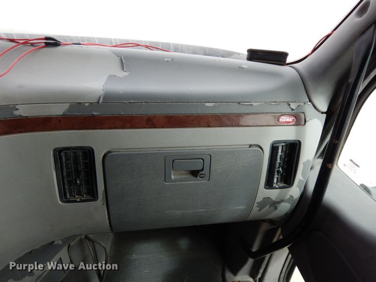 image for item DH2403 2009 Peterbilt 387 semi truck