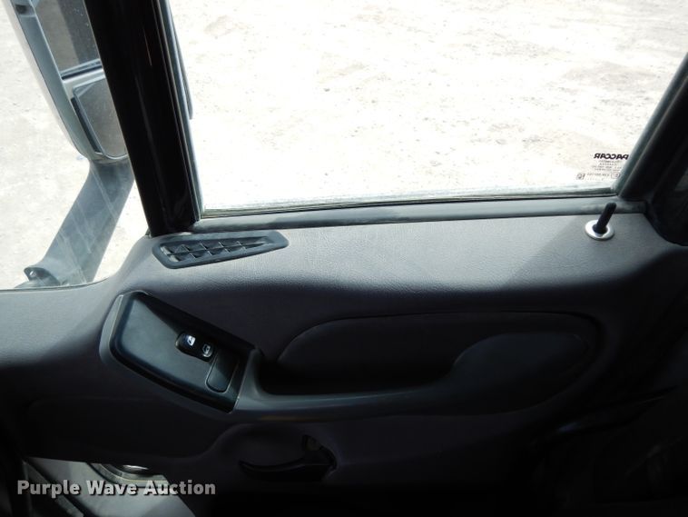 image for item DH2403 2009 Peterbilt 387 semi truck