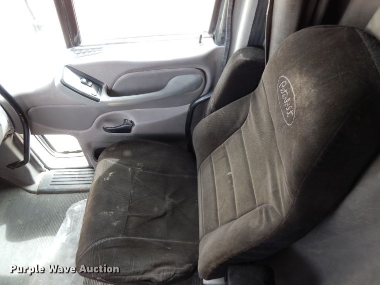 image for item DH2403 2009 Peterbilt 387 semi truck