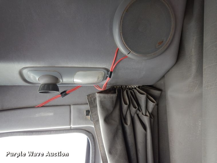 image for item DH2403 2009 Peterbilt 387 semi truck