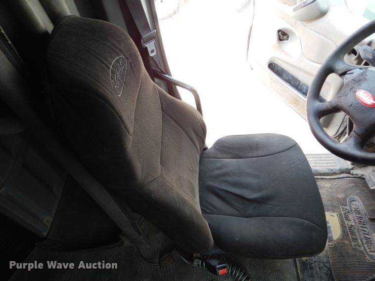 image for item DH2403 2009 Peterbilt 387 semi truck