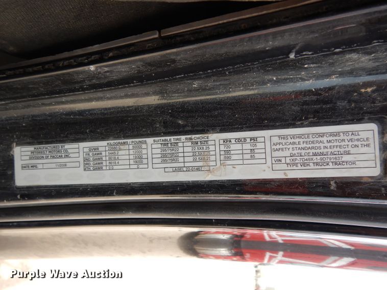 image for item DH2403 2009 Peterbilt 387 semi truck