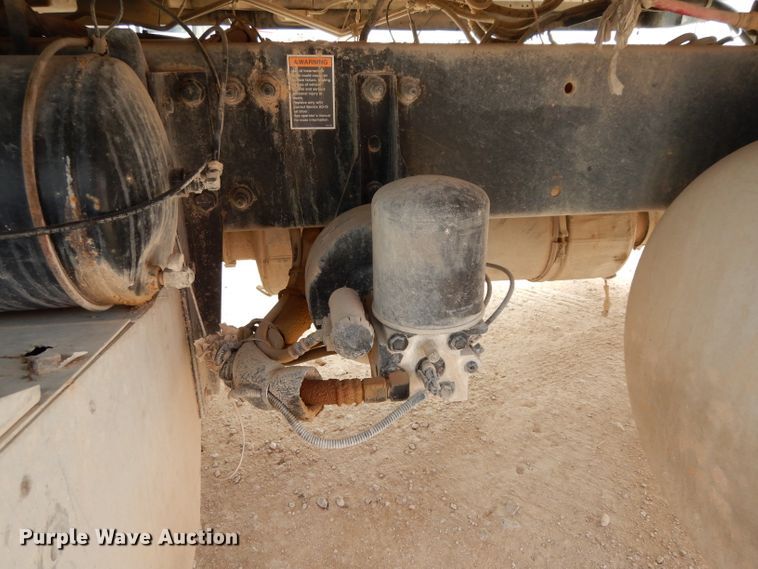 image for item DH2403 2009 Peterbilt 387 semi truck