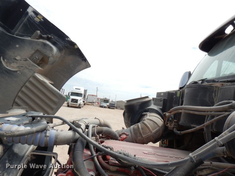 image for item DH2403 2009 Peterbilt 387 semi truck