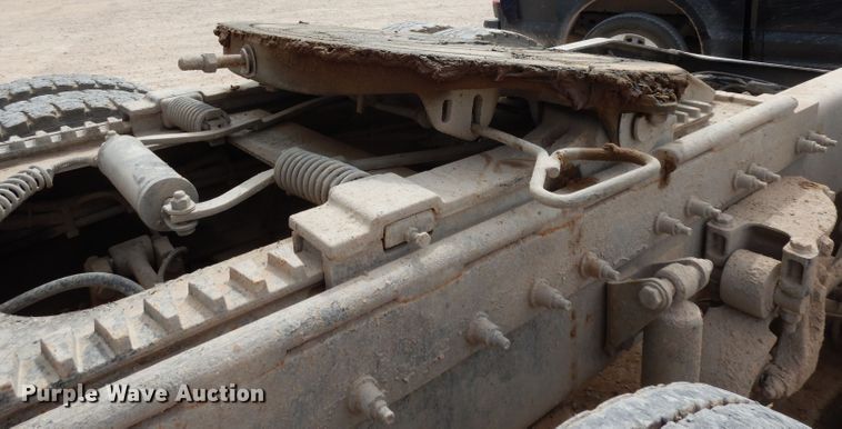 image for item DH2403 2009 Peterbilt 387 semi truck