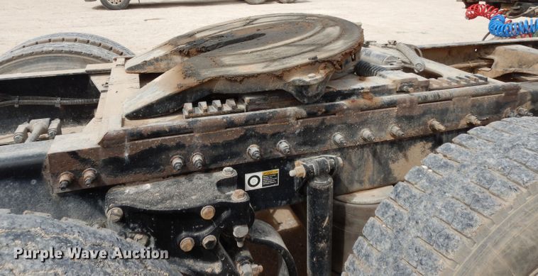 image for item DH2403 2009 Peterbilt 387 semi truck