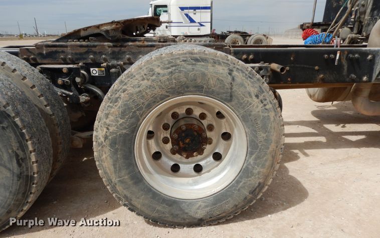 image for item DH2403 2009 Peterbilt 387 semi truck