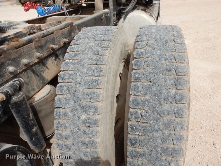 image for item DH2403 2009 Peterbilt 387 semi truck