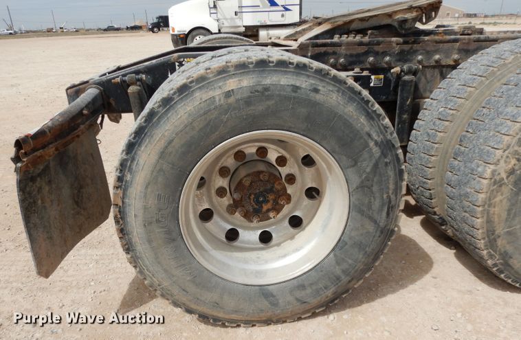 image for item DH2403 2009 Peterbilt 387 semi truck