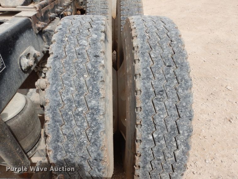 image for item DH2403 2009 Peterbilt 387 semi truck