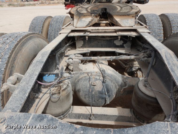 image for item DH2403 2009 Peterbilt 387 semi truck