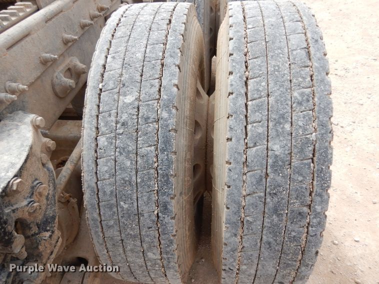 image for item DH2403 2009 Peterbilt 387 semi truck