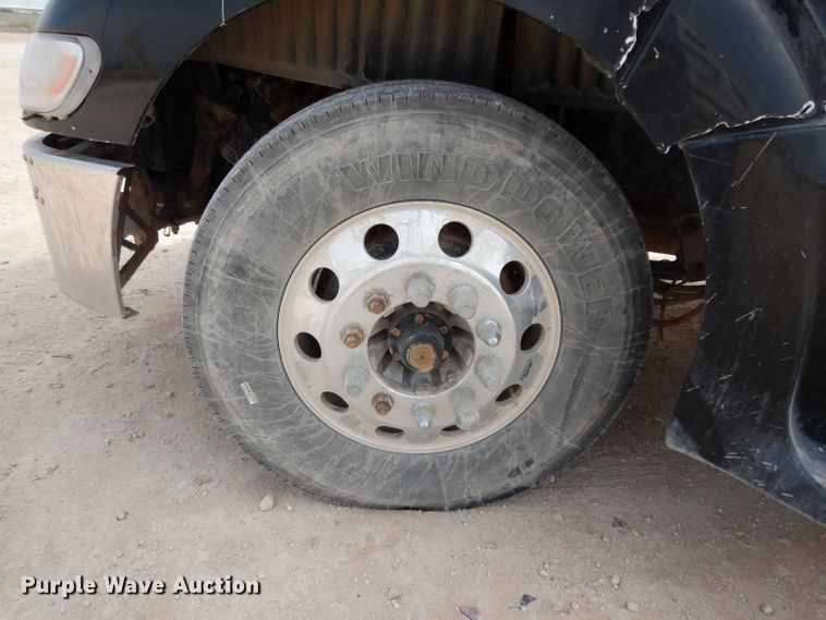 image for item DH2403 2009 Peterbilt 387 semi truck