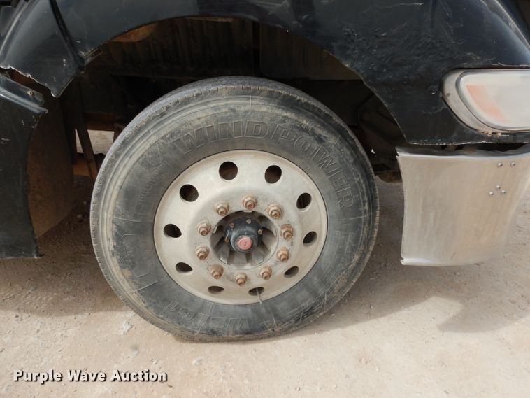 image for item DH2403 2009 Peterbilt 387 semi truck