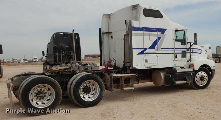 image for item DH2404 2007 Kenworth T600 semi truck