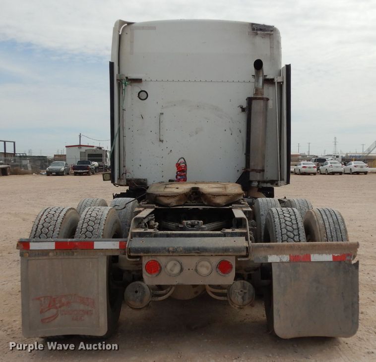 image for item DH2404 2007 Kenworth T600 semi truck