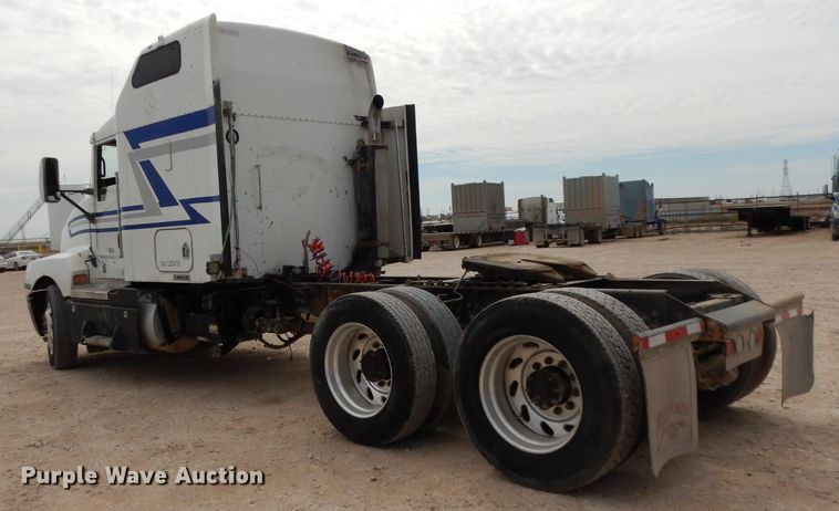 image for item DH2404 2007 Kenworth T600 semi truck