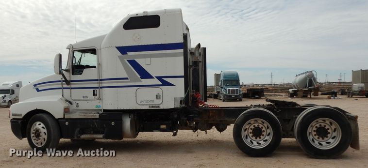 image for item DH2404 2007 Kenworth T600 semi truck