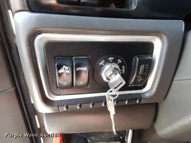 image for item DH2404 2007 Kenworth T600 semi truck