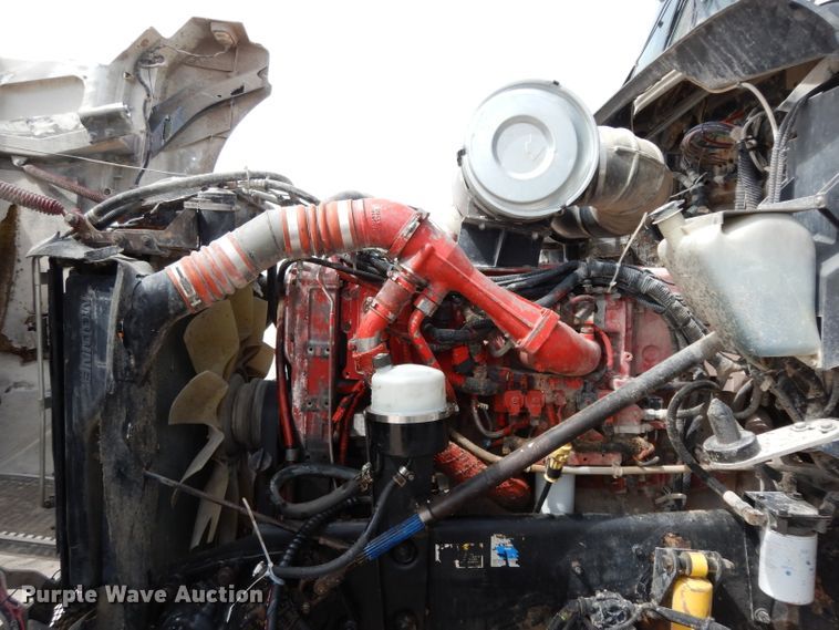 image for item DH2404 2007 Kenworth T600 semi truck