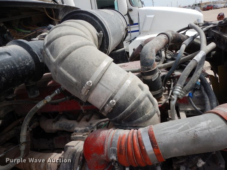 image for item DH2404 2007 Kenworth T600 semi truck