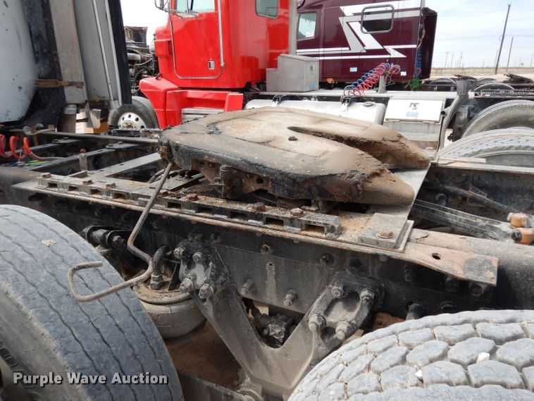 image for item DH2404 2007 Kenworth T600 semi truck