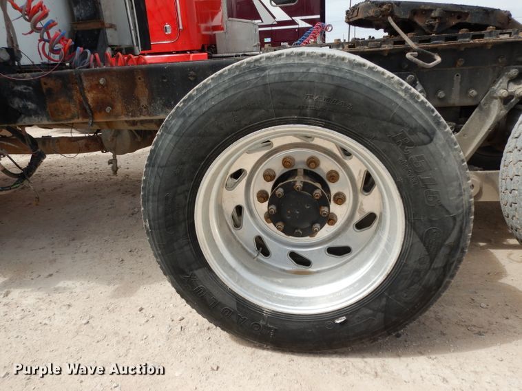 image for item DH2404 2007 Kenworth T600 semi truck