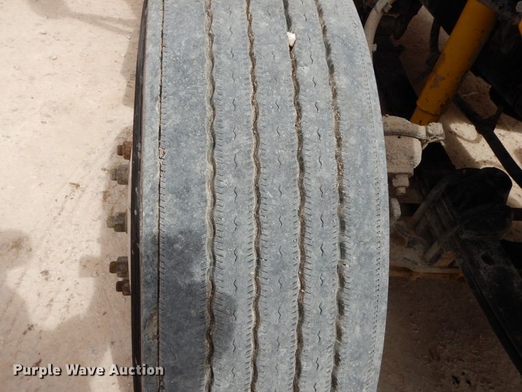 image for item DH2404 2007 Kenworth T600 semi truck