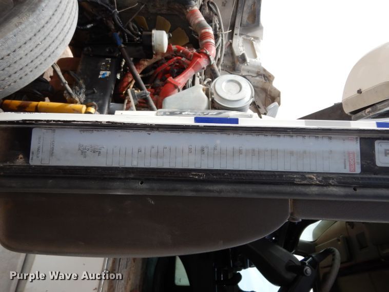 image for item DH2404 2007 Kenworth T600 semi truck