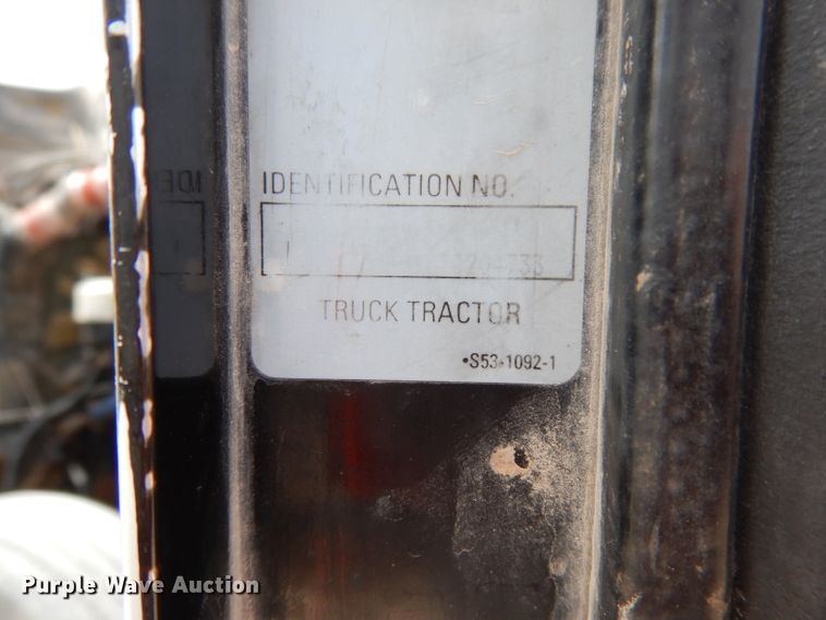 image for item DH2404 2007 Kenworth T600 semi truck