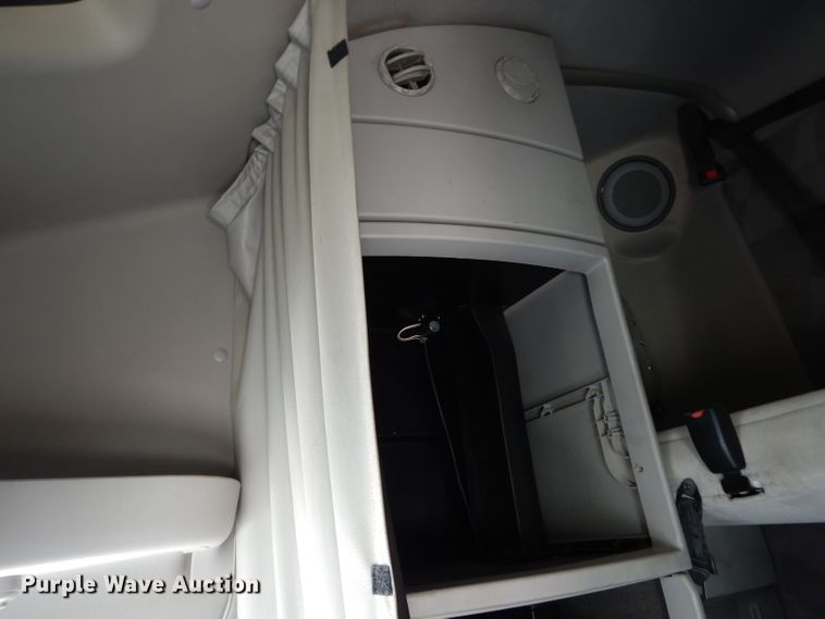 image for item DH2405 2009 Volvo VNL semi truck