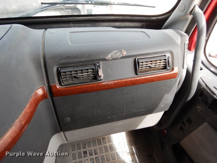 image for item DH2405 2009 Volvo VNL semi truck