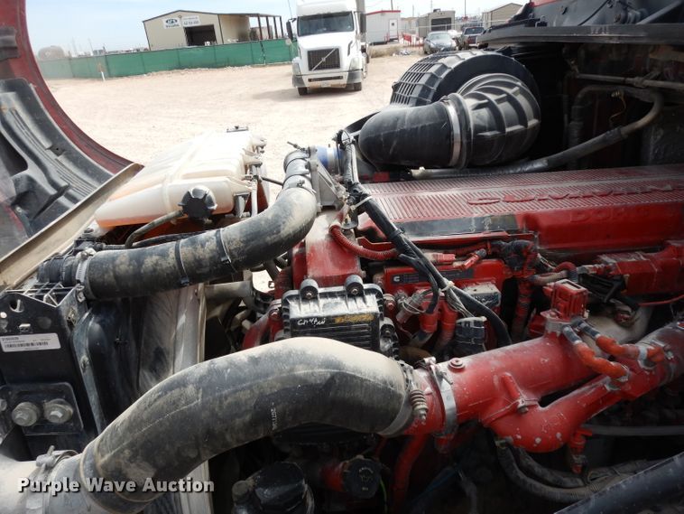 image for item DH2405 2009 Volvo VNL semi truck